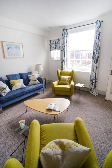 Paskins, Cowes - Sleeps 4 - 2 Bed - 2 Bath - Central Location 외부 사진