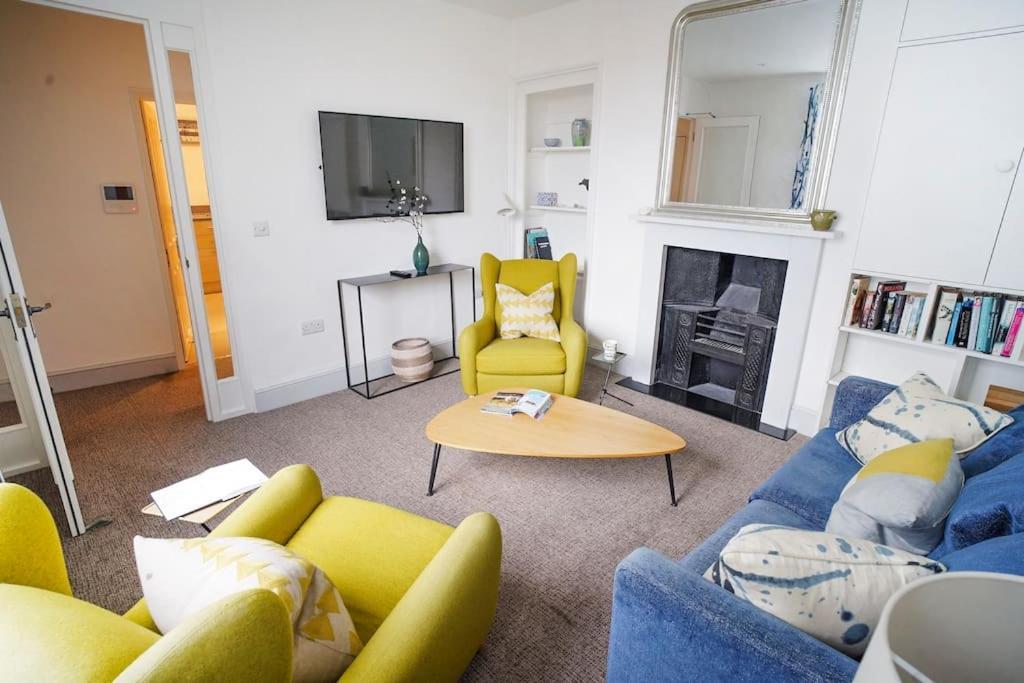 Paskins, Cowes - Sleeps 4 - 2 Bed - 2 Bath - Central Location 외부 사진