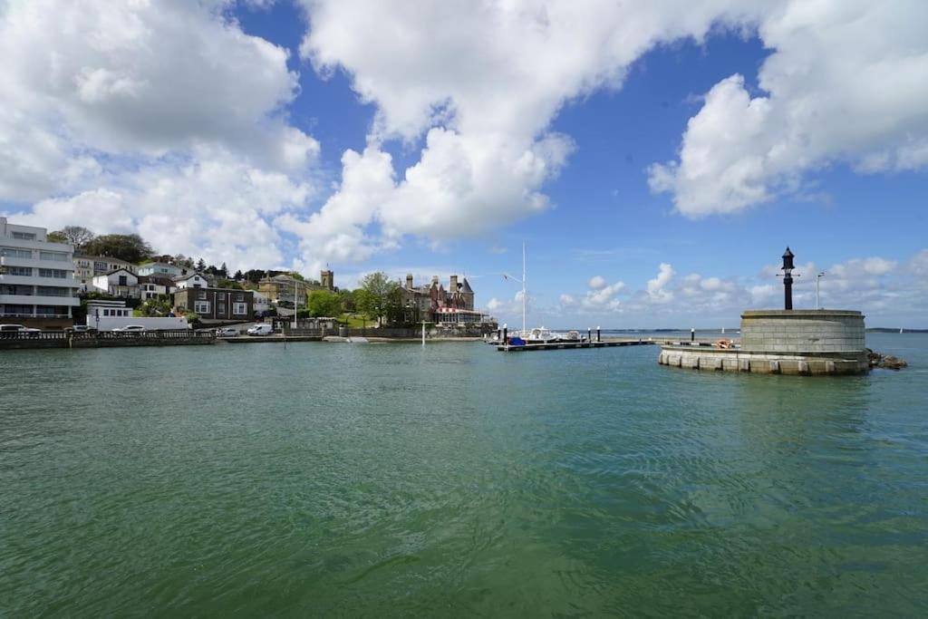 Paskins, Cowes - Sleeps 4 - 2 Bed - 2 Bath - Central Location 외부 사진